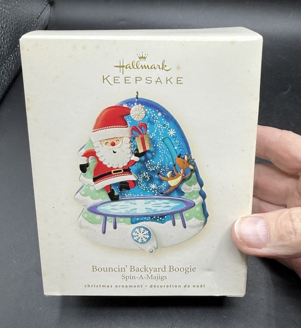 Hallmark Ornament Bouncin' Backyard Boogie Santa on Trampoline Spin A Majig 7D